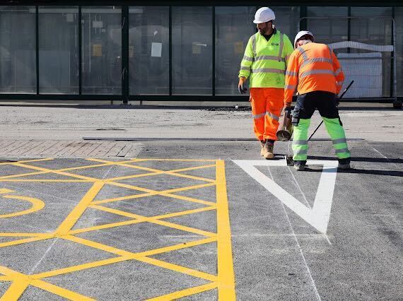 What Do White Arrows on the Road Mean?